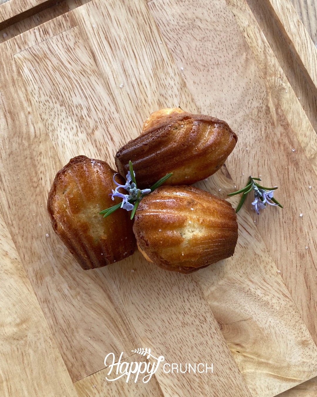 Madeleines met liefde gebakken 💛
Wij krijgen visite, dus ik dook de keuken in. En ooooh... wat zijn ze lekker!
Angelique 👩🏼🍳
#homemade #madeleines #lekkersbijdekoffie #happycrunch