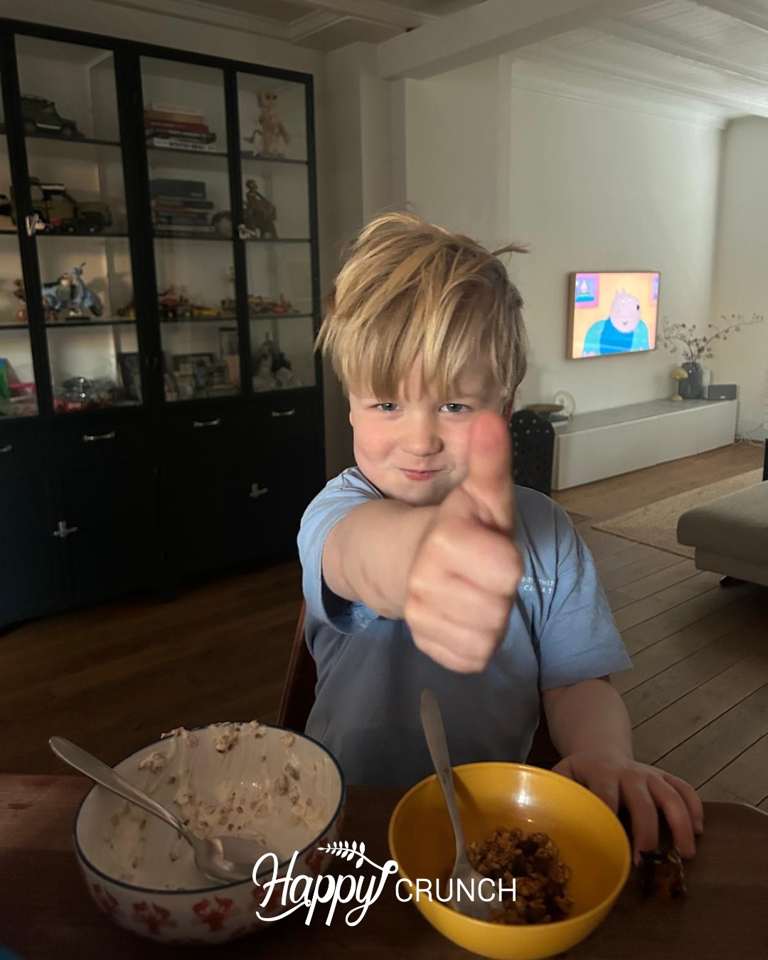 👍🏼 De reactie van Bobby na zijn 1e ontbijt met Happy Crunch!
Mammie.. mag ik er nog een bakje om te snoepen naast?
📸 Super lekker Angelique, wij zijn fan! Groetjes, ook van Bobby. @floortjeh84
#happycrunch #homemade #bakplezier #gezondeten #ontbijtinspiratie