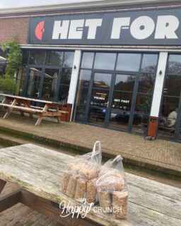 Wist je dat Happy Crunch op meerdere plekken verkrijgbaar is? Zo kun je altijd ergens je voorraad aanvullen! 🛒

@boerderijwinkelheuven @geitenboerderijvanrooij @hetbelvershuys @kaasspeciaalzaakleowijnstekers @gewoonop106 

Angelique 👩🏼‍🍳

#supportlocal #happycrunch #verkooplocaties #granolaabonnement #happycrunch #flexibelgenieten #versgemaakt #thuisbezorgd