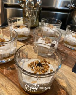 Als gastvrouw bij @rootsteamlocatie in Haaren gebruik ik regelmatig mijn eigen Happy Crunch granola in de gerechten 🥣✨

Zo leuk om mijn creaties op een andere manier terug te zien, van ontbijt tot lunchgerecht, die crunch maakt alles nét even lekkerder! Ook hier weer met liefde bereid 💛

Angelique 👩🏼‍🍳

#roots #happycrunch #gastvrouw #metliefdegemaakt #lokaleliefde