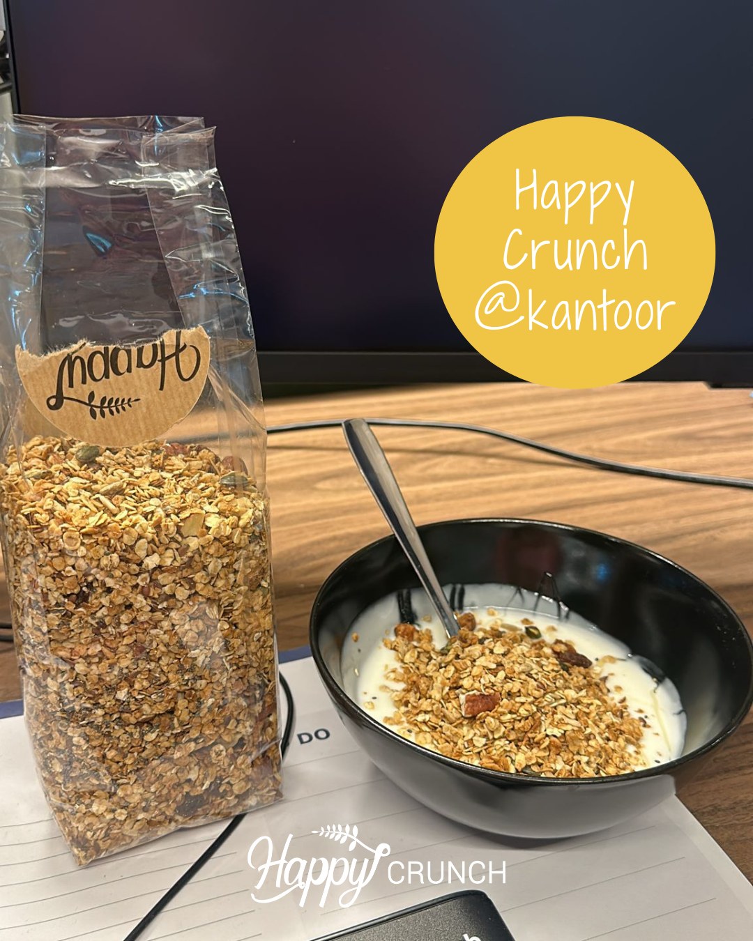 𝗡𝗶𝗲𝘂𝘄𝗲 𝗸𝗹𝗮𝗻𝘁, 𝗻𝗶𝗲𝘂𝘄𝗲 𝗹𝗶𝗲𝗳𝗱𝗲… 𝘃𝗼𝗼𝗿 𝗛𝗮𝗽𝗽𝘆 𝗖𝗿𝘂𝗻𝗰𝗵! 💛
Ze is zó enthousiast dat de granola zelfs mee gaat naar kantoor, dat is nog eens een compliment! 🥣✨

Waar neem jij jouw Happy Crunch graag mee naartoe?

Angelique 👩🏼‍🍳

#happycrunch #blijeklanten #kantoorsnack #granolaontour #metliefdegemaakt #versgebakken #granolaabonnement #happycrunchmomentje #granolaabonnement #happycrunch #flexibelgenieten #versgemaakt #thuisbezorgd