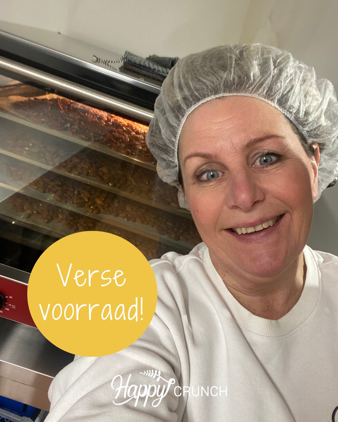 Bij Happy Crunch draait het om puur genieten, onze vers gebakken granola is nl. gemaakt van 100% natuurlijke ingrediënten. Boordevol noten, zaden, pitten en volgens authentiek recept op ambachtelijke wijze gebakken. Een beetje Bourgondisch, een beetje Brabants en vooral met heel veel liefde.

Angelique 👩🏼‍🍳

#granola #metliefdegemaakt #versgebakken #granolaabonnement #authentiek